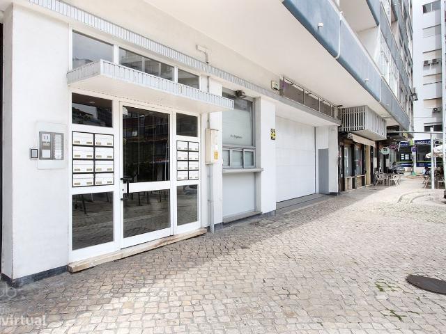 Apartamento T4 Transformado em T3 com Vista de Rio Praa Gil Vicente