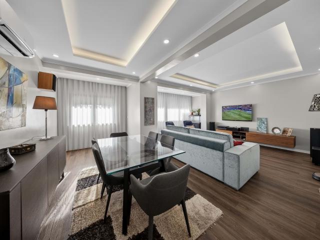 Apartamento T4 transformado em T3, Figueirinha, Oeiras