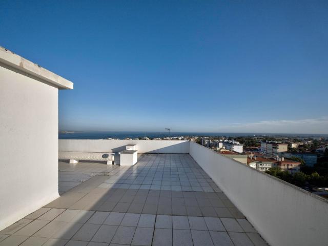 Apartamento T4 transformado em T3, Oeiras 90m² Oeiras E São Julião Da Barra