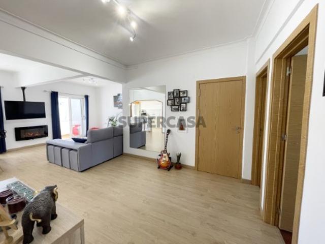 Apartamento T4 transformado em T3 remodelado Feijó
