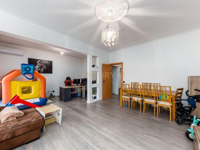Apartamento T4 transformado em T3 Renovado em Abrantes
