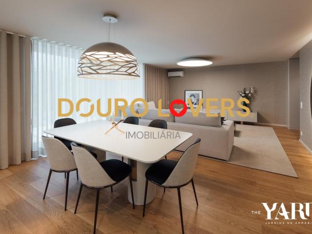 APARTAMENTO T4 | SUITE | VARANDA | JARDINS D'ARRÁBIDA