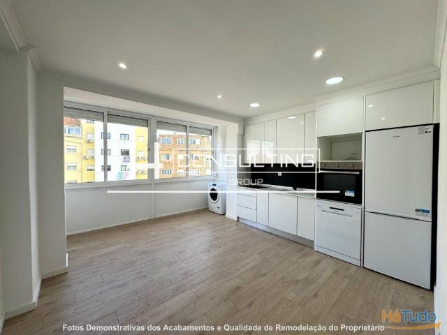 Apartamento T4 Venda em Águas Livres,Amadora | 26064082860