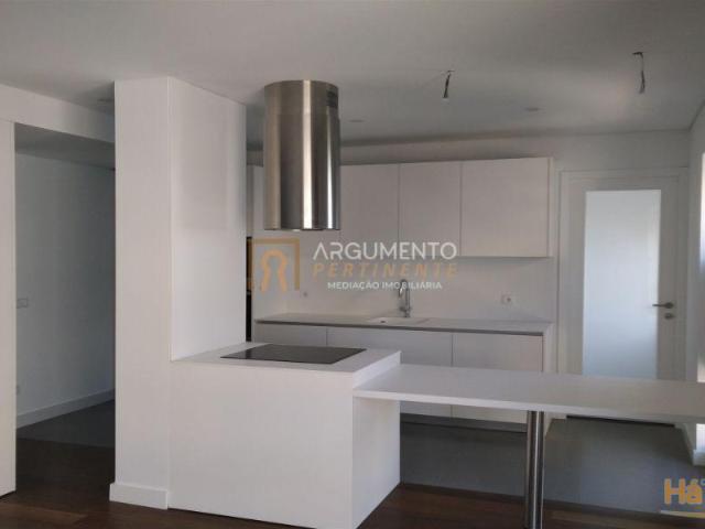 Apartamento T4 Venda em Cedofeita, Santo Ildefonso, Sé, Miragaia, São Nicolau e Vitória,Porto | 26063925472