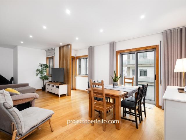 Apartamento T4 Venda em Santa Maria da Feira, Travanca, Sanf. 138m² Feira