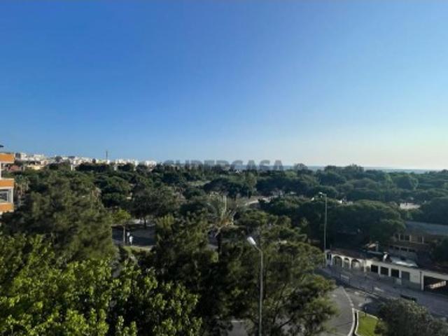 Apartamento T4 Vista de Mar e Jardim Urbano