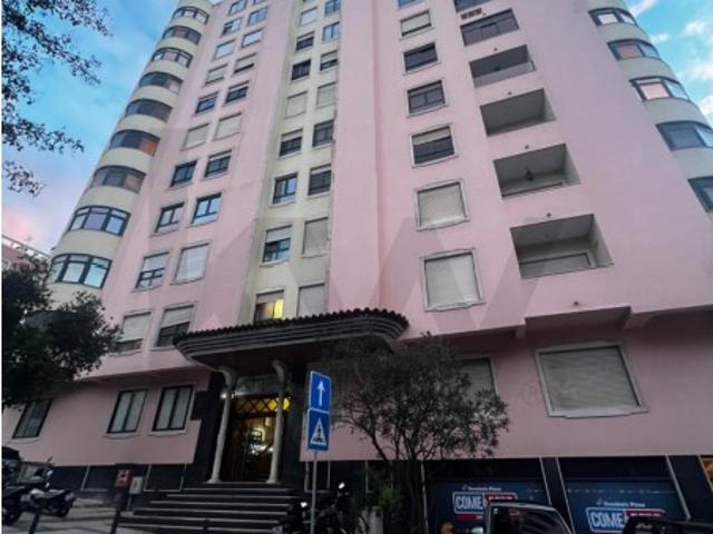 Apartamento t4 à venda, Av. Professor Dr. Egas Moniz I Dr.José António Serrano, Massamá