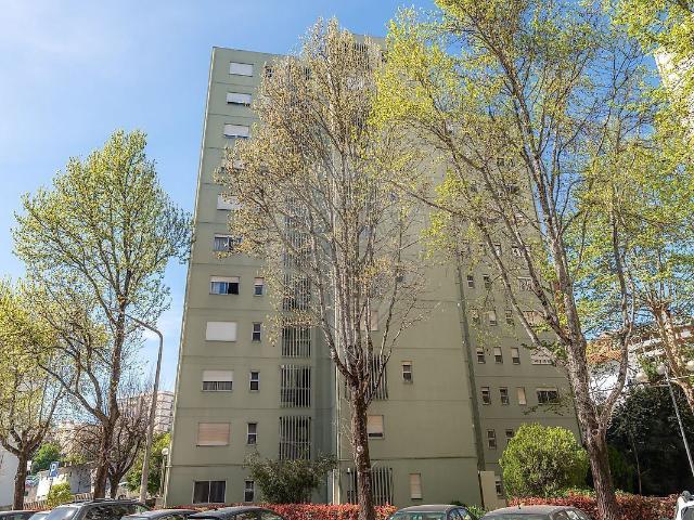 Apartamento T4 à venda em Coimbra Santo António dos Olivais