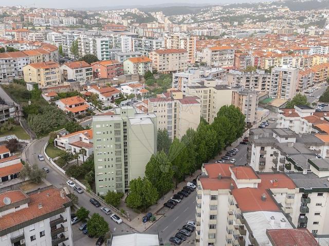Apartamento T4 à venda em Coimbra Santo António dos Olivais