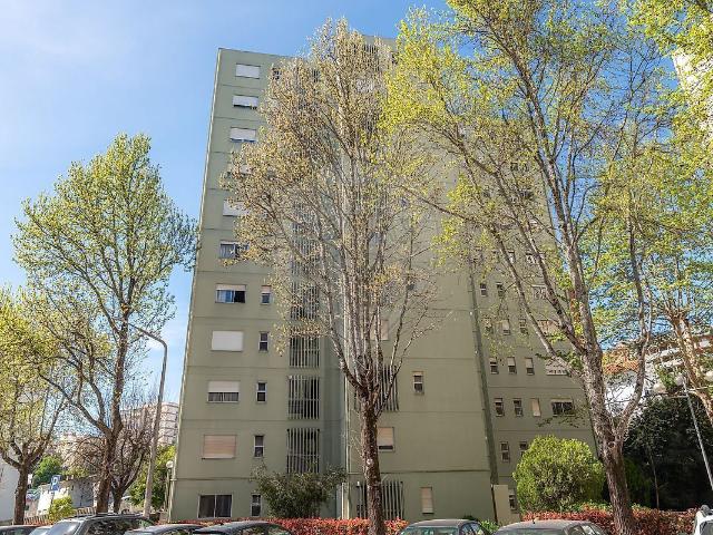 Apartamento T4 à venda em Coimbra Santo António dos Olivais