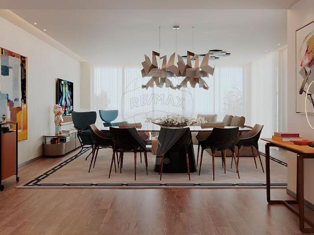 Apartamento T4 à venda em Funchal