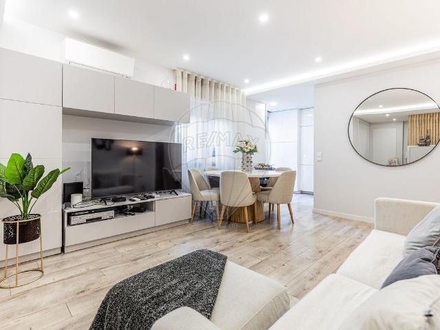 Apartamento T4 à venda em Fonte Nova