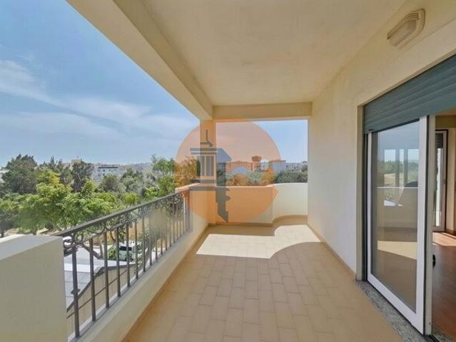 Apartamento T4 à venda em Quelfes, concelho de Olhão, Faro, Portugal