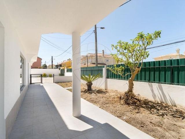Apartamento T4 à venda em Seixal