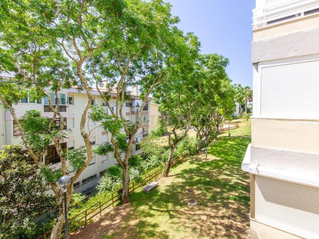 Apartamento T4, Alfragide com arrecadação