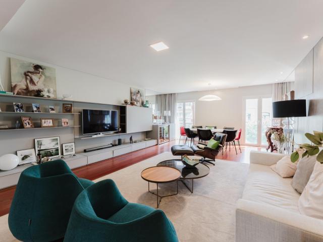 Apartamento T4 | Avenida Marquês de Tomar, Lisboa — Três Suites, Luminoso e Estacionamento Incluído