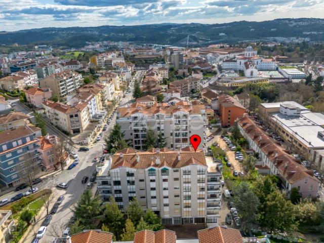 Apartamento T4 | Avenida Dom Afonso Henriques | Coimbra