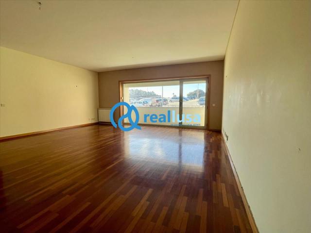 Apartamento T4 c/ garagem Leça do Balio Matosinhos