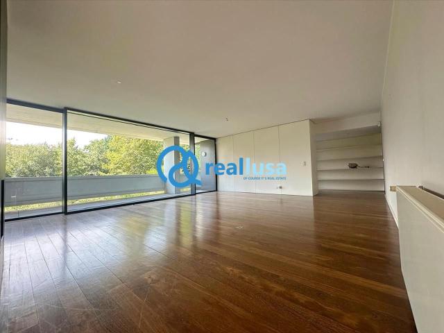 Apartamento T4 c/ garagem Vilar do Paraíso Vila Nova de Gaia