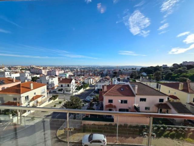 Apartamento T4 c/ 1 Parqueamento | Jardim da Amoreira, Ramada