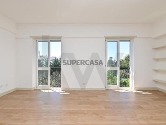 Open House dia 23 14:00 18:00 Apartamento T4 Cascais completamente Remodelado 3 WC Arrecadação