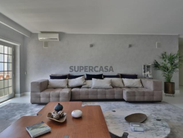 Apartamento T4 junto ao centro da Vila Sauna e Jacuzzi Totalmente Renovado Áreas Generosas Ericeira