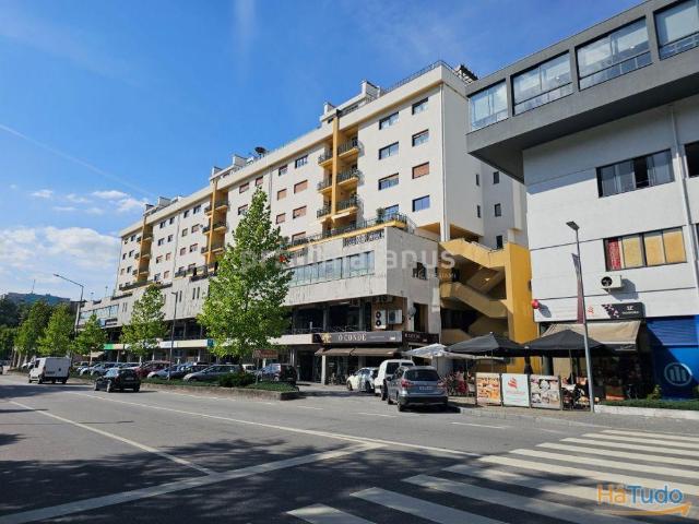 Apartamento T4 Centro de Amarante. | 26064087024