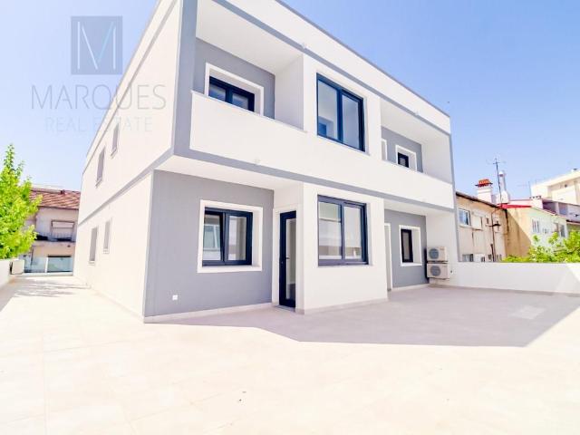 Apartamento T4 com 3 Suites e Logradouro em Almada 157m² Almada, Cova da Piedade, Pragal e Cacilhas