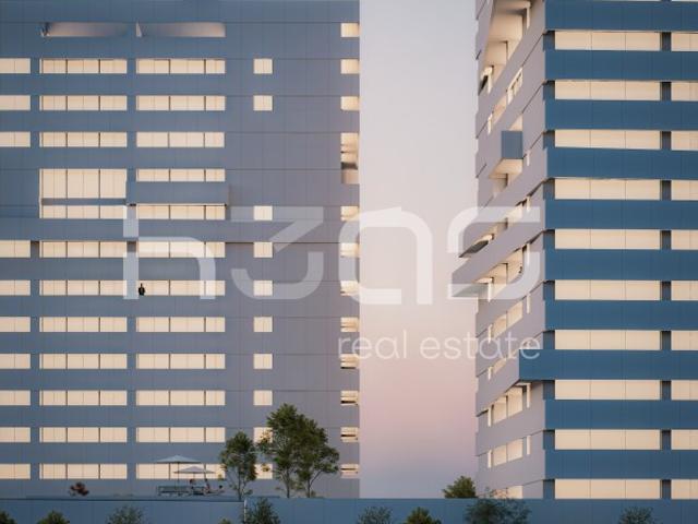 Apartamento T4 com Áreas Amplas e Acabamentos Premium | Porto