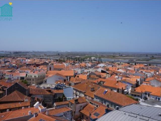 Apartamento T4 com Garagem Dupla Fechada em Aveiro