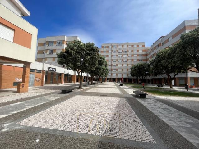 Apartamento T4 com garagem fechada no centro da Póvoa de Varzim