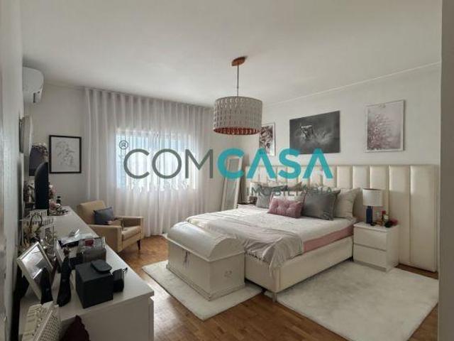 Apartamento T4 com Garagem Individual | Gondomar | 26084095852