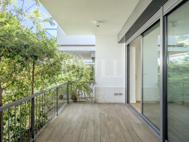 Apartamento T4 com garagem no centro de Cascais