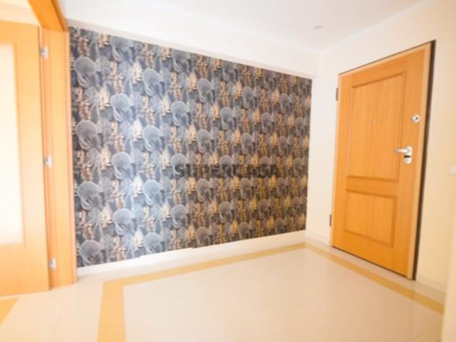 Apartamento T4, com garagem, perto de Alcochete