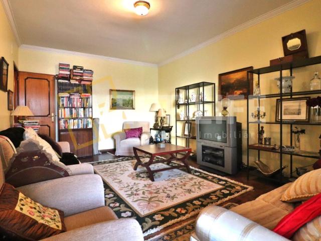 Apartamento T4 com excelente localização Junto a todos os acessos e serviços EXCLUSIVO WL Linda a Velha, Oeiras