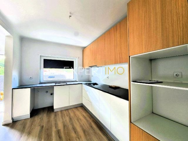 Apartamento T4 com Sótão