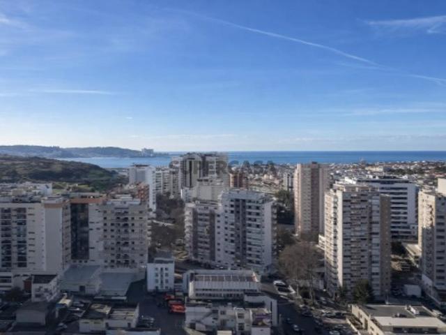 Apartamento T4 com piscina, Miraflores, Oeiras