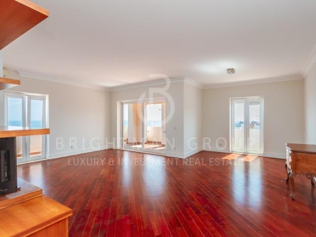 Apartamento T4 com piscina no Monte Estoril