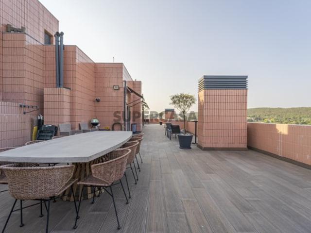 Apartamento T4 com Terraço de 180m2 em Valongo Porto