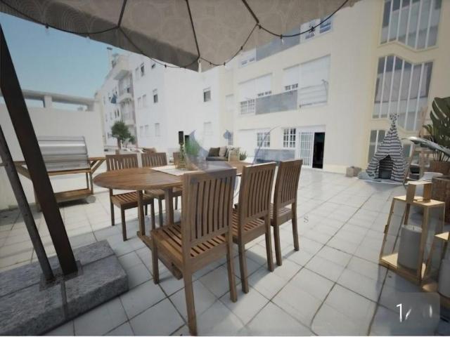 Apartamento T4 com Terraço e Estacionamento em Benfica 140m² Benfica