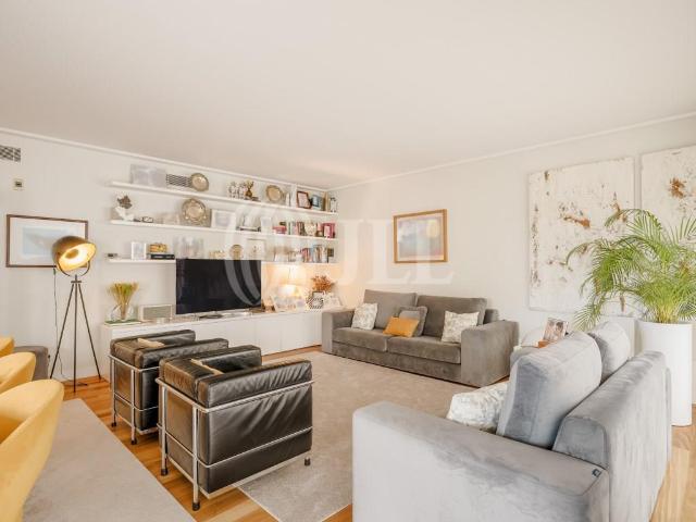 Apartamento T4 com terraço e garagem, Estrela, Lisboa 0m² Estrela