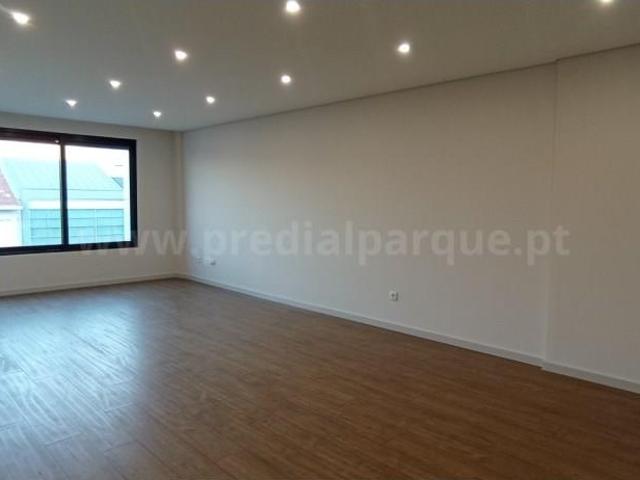 Apartamento T4 com terraço e varanda, à Rotunda da Boavista 225m² Cedofeita, Santo Ildefonso, Sé, Miragaia, São Nicolau e Vitória