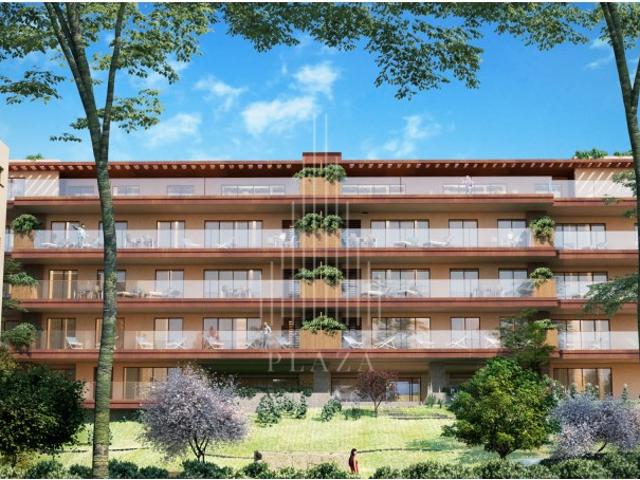 Apartamento T4 com Varanda de 100 m² na Quinta Marques Gomes