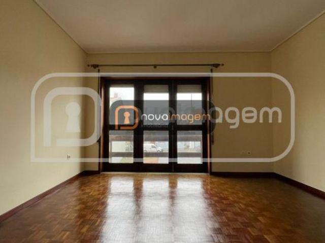 Apartamento T4 com Varanda e Garagem | Aveiro | 26074060465