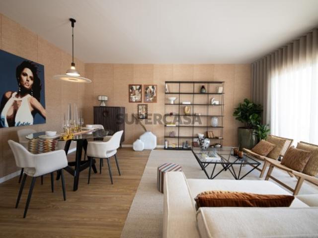 Apartamento T4 com varanda em novo empreendimento em Loures