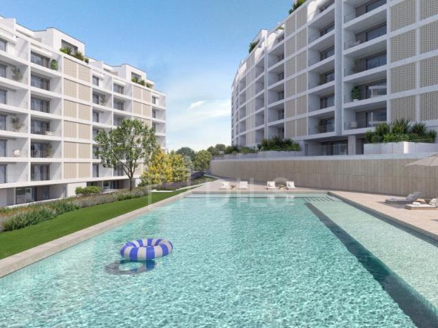 Apartamento T4 com varanda em novo empreendimento em Loures