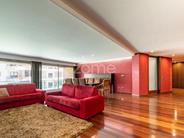 Apartamento com varanda na Póvoa de Varzim