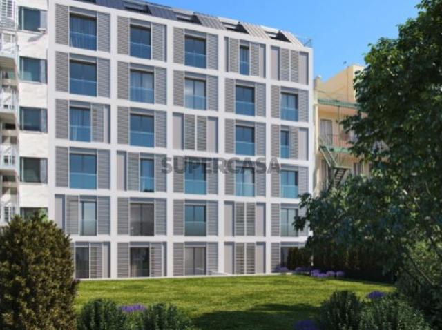 Apartamento T4 com Varanda no Empreendimento Bocage 65