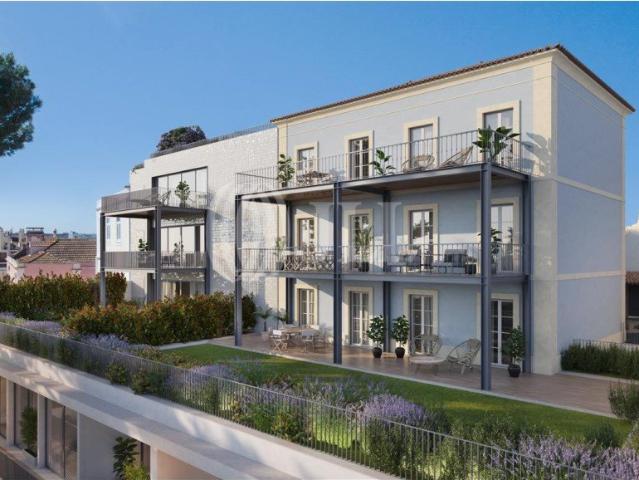 Apartamento T4 com varanda, Real Calçada, Lisboa 0m² Estrela