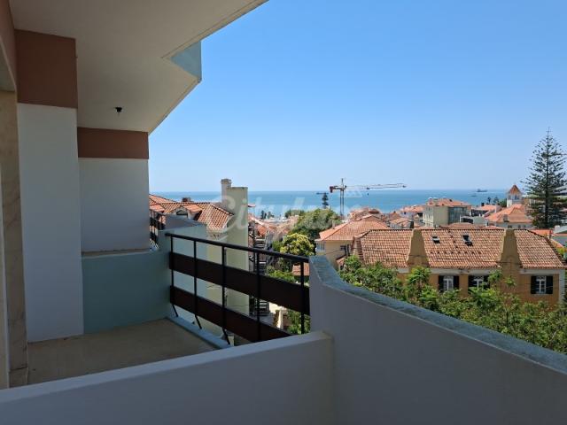 Apartamento T4 com Vista Mar no Estoril